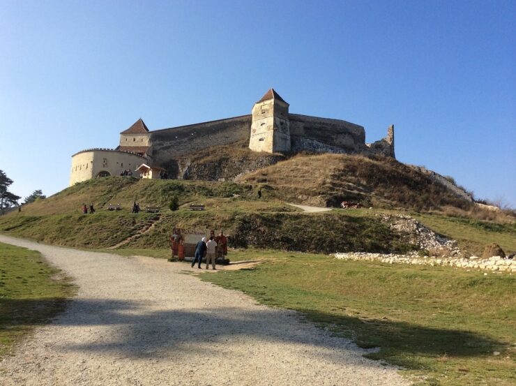 Cetatea Râșnov, restaurată: Licitație lansată! Turiștii, așteptați din 2028