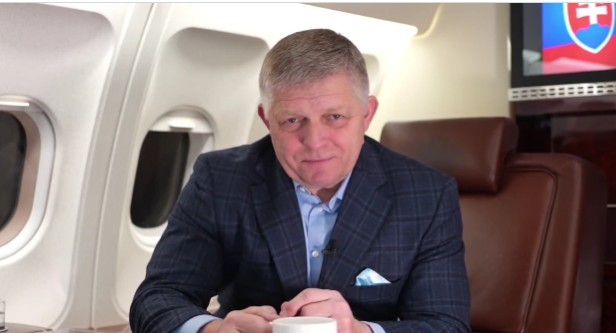 Slovacia: Premierul încearcă balansul între Magyar și prietenul Orban în Ungaria