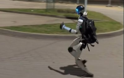 Edward Warchocki, robotul-vânător de mistreți, face senzație la Varșovia