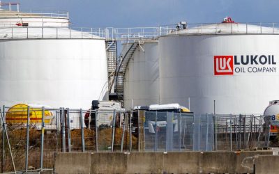 România, pe cale să repornească rafinăria Petrotel Lukoil. Ivan: Prețuri mai mici