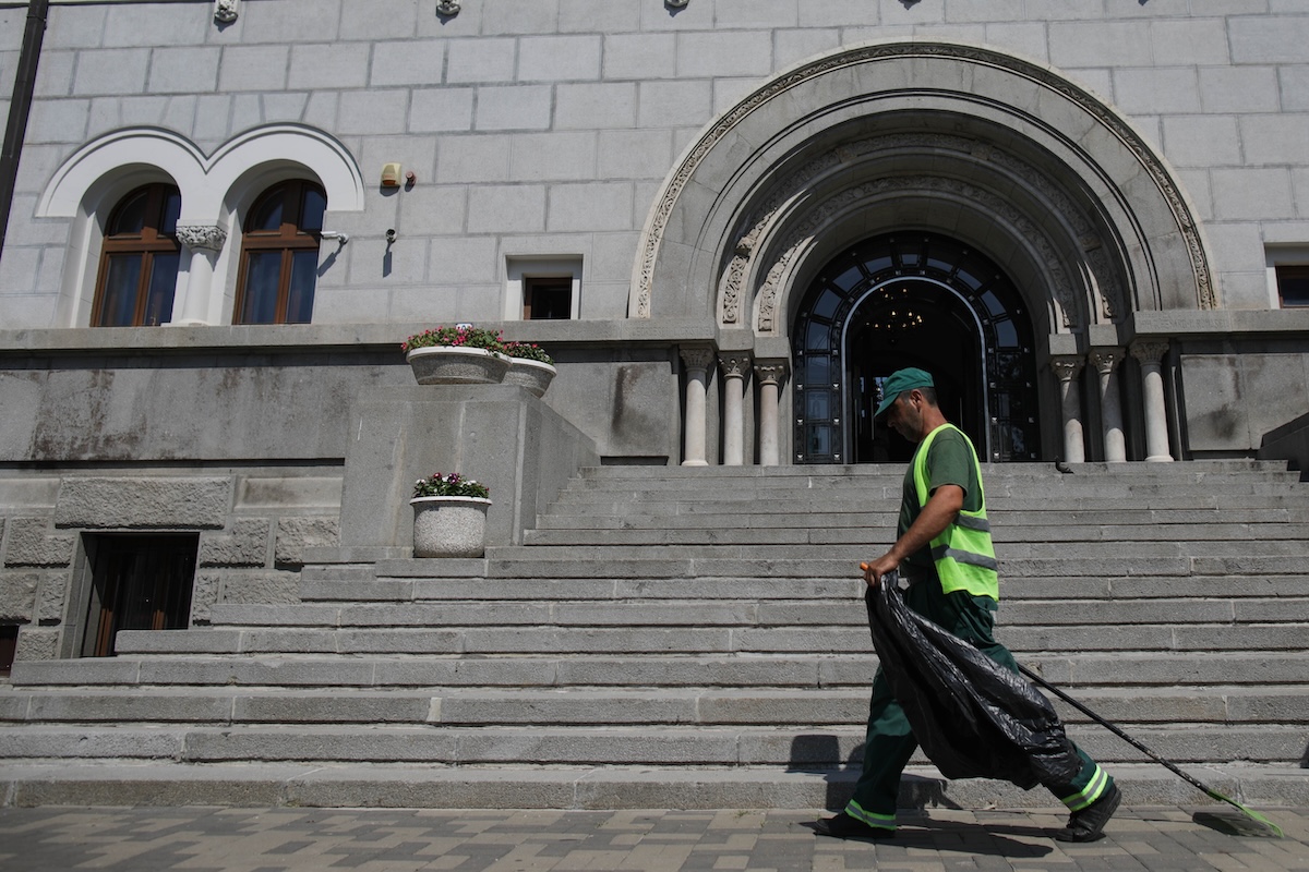 Curtea de Conturi: „Măturat” fictiv și în Sectorul 1, prejudiciu de 18.000 euro