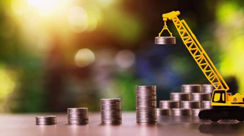 Salariul mediu crește cu 39 lei în februarie: Ce spun economiștii despre România