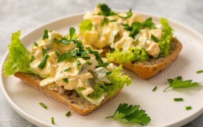 3 rețete savuroase de salată de ouă: Gustarea perfectă, gata Rapid