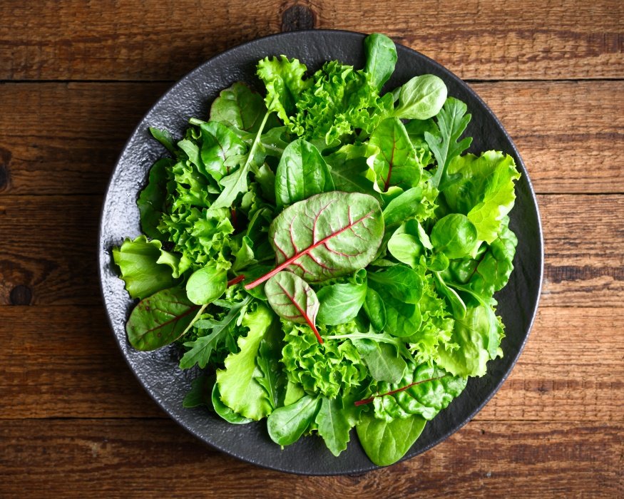 Salata verde, o provocare în bucătărie: Cum o păstrăm proaspătă mai mult timp Salata verde, un aliment de bază în multe bucătării, este renumită pentru fragilitatea sa