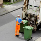 Gunoiul, la control: Proprietarii și administratorii, obligați legal