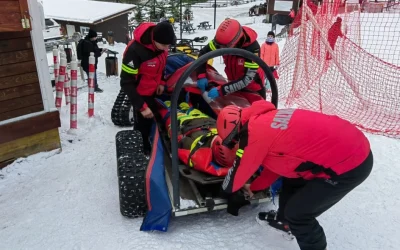 Victimă cu traumatism în Ceahlău, salvată și evacuată. Un turist a făcut infarct la Durău