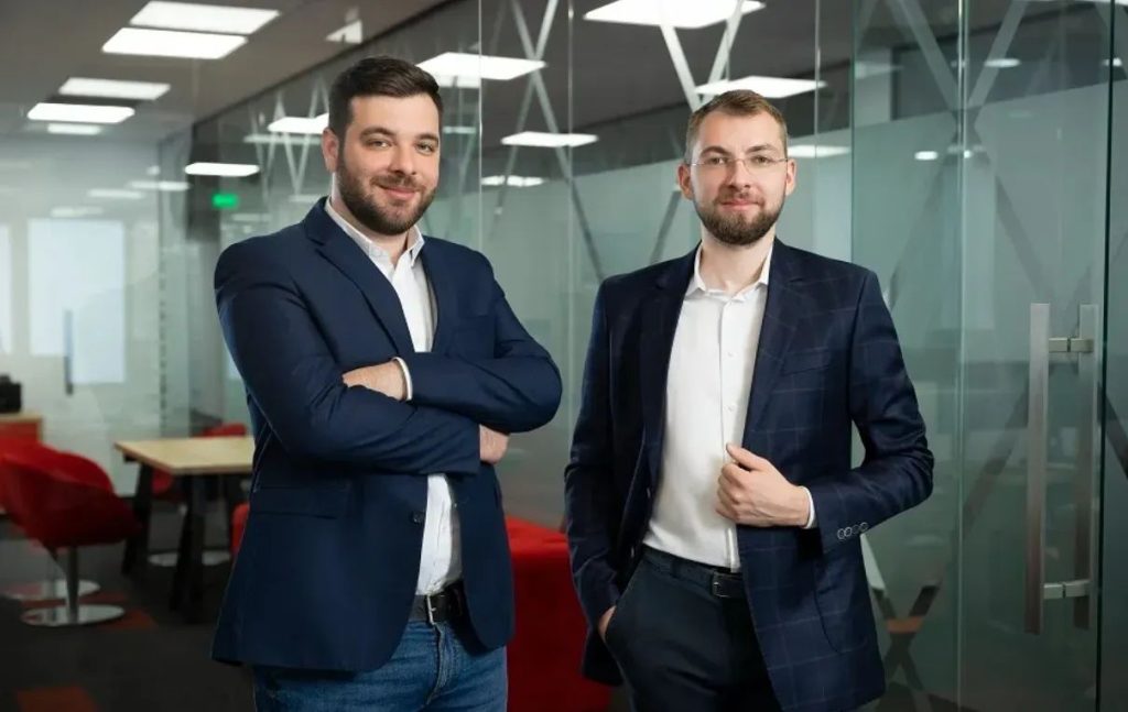 Fostii fondatori SanoPass investesc într-un startup care revoluționează recomandările de branduri cu ajutorul inteligenței artificiale București, România – Fostii fondatori ai platformei SanoPass, vândută în 2022 către compania de servicii medicale private MedLife, anunță o nouă investiție într-un startup care promite să schimbe modul în care brandurile sunt recomandate