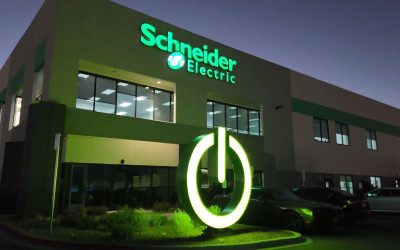Schneider Electric pune accent pe inovație: Siguranța și eficiența în centrul strategiei Bucureștiul a găzduit recent evenimentul Innovation Day, organizat de Schneider Electric, un eveniment axat pe prezentarea soluțiilor tehnologice pentru modernizarea infrastructurii energetice