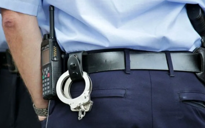 Vrânceanca în stare de șoc: A lovit un polițist cu o piatră