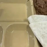 Goliciune la Casa Albă: Tăvile goale ale Marinei SUA, batjocură pentru Trump