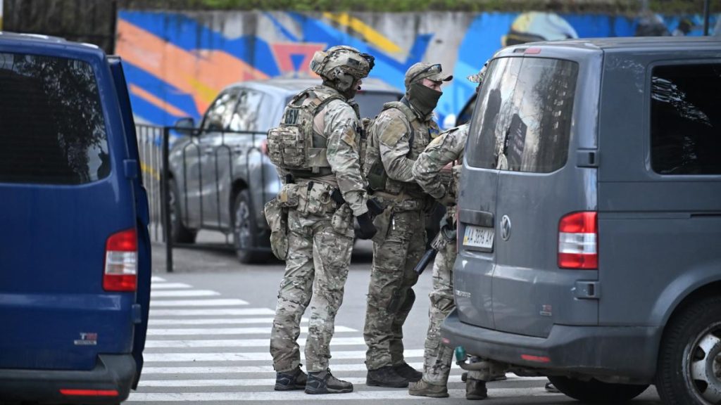 Șeful Poliției din Ucraina, Demisie după Atacul din Kiev: Doi Polițiști, Fugari