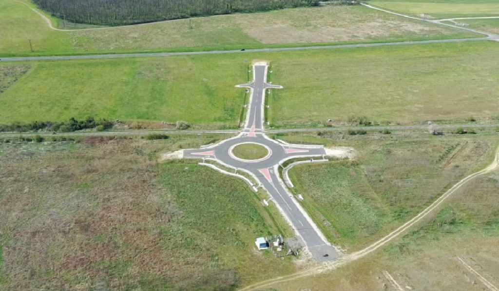 Orban, faliment în Ungaria: Giratoriu de 1,3 milioane și turn… Pitic!