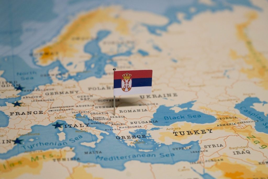 Țara vecină riscă 1,5 miliarde EURO de la UE. Ce se întâmplă și de ce?