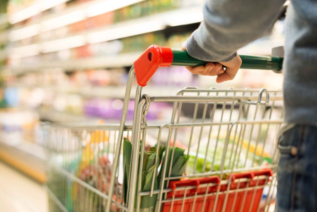 Comerțul cu amănuntul continuă să scadă în România, arată ultimele date publicate de Institutul Național de Statistică (INS)