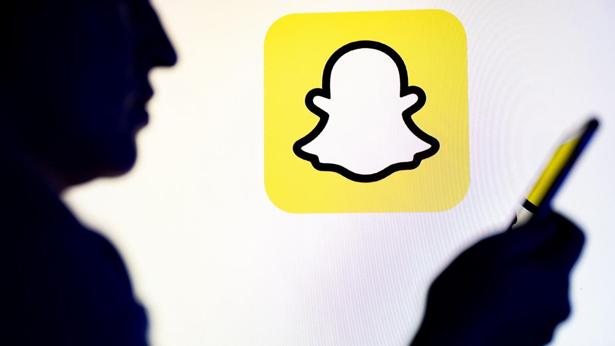 Snapchat, măturat de AI: Un sfert din angajați, dați afară