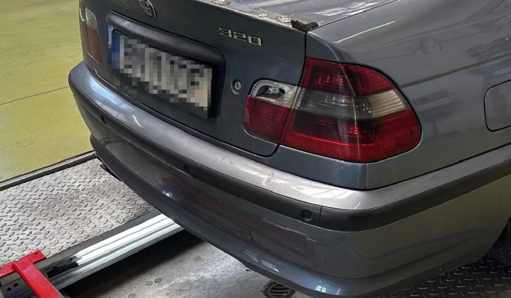 Șofer din România, amendat cu 2.800€ în Elveția: Mașina, „un miracol” că mai mergea