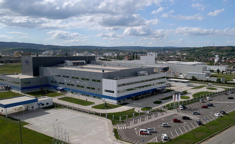 Miliardar celebru cumpără fabrică de medicamente în România: Tranzacție uriașă