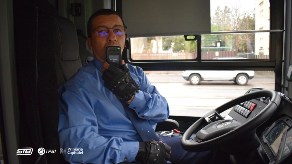 Troleibuzele STB, cu alcooltest: Șoferii beți, blocați pe loc