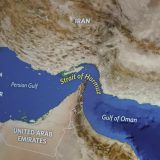 Atac în Strâmtoarea Ormuz: Trei nave țintite, blocada SUA rezistă