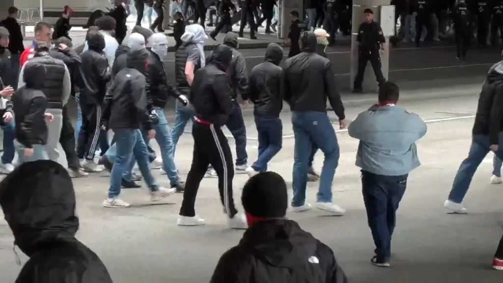 Ultras Stuttgart, atac brutal la fanii Bayern: Escaladare violentă