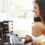 Bani EXTRA pentru mamele care se întorc la muncă mai devreme