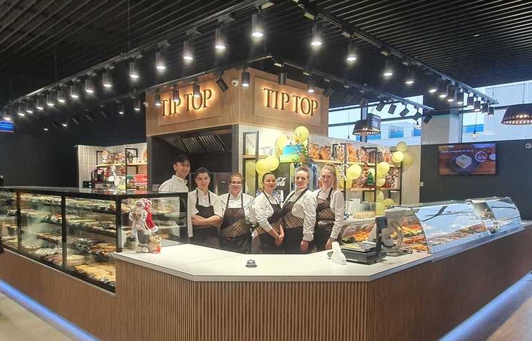 Tip Top REÎNVIE: Cofetăria emblematică din București, gata să-și redeschidă porțile