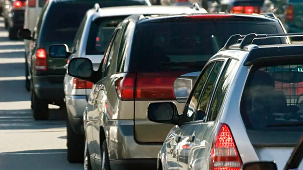 Aglomerație infernală pe A1 și DN1: Weekendul începe cu nervi în trafic