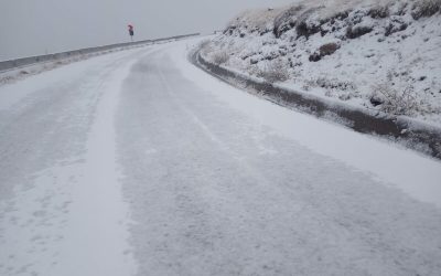 Utilajele CNAIR intervin în Prahova și Argeș: Drumurile, curățate de zăpadă