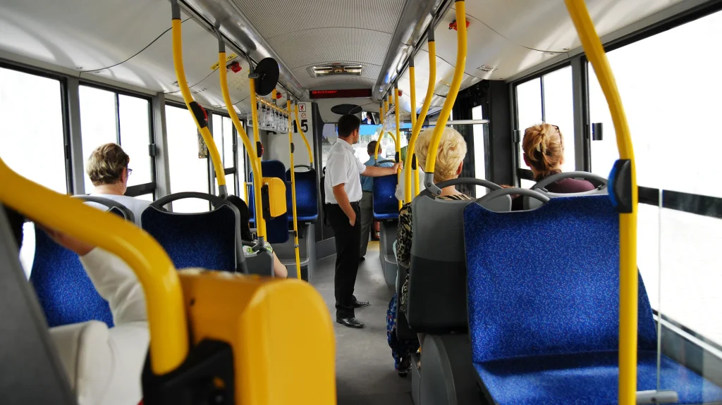 Transport gratuit în România: Cetățenii circulă fără bilet, în fiecare vineri, din 1 Aprilie