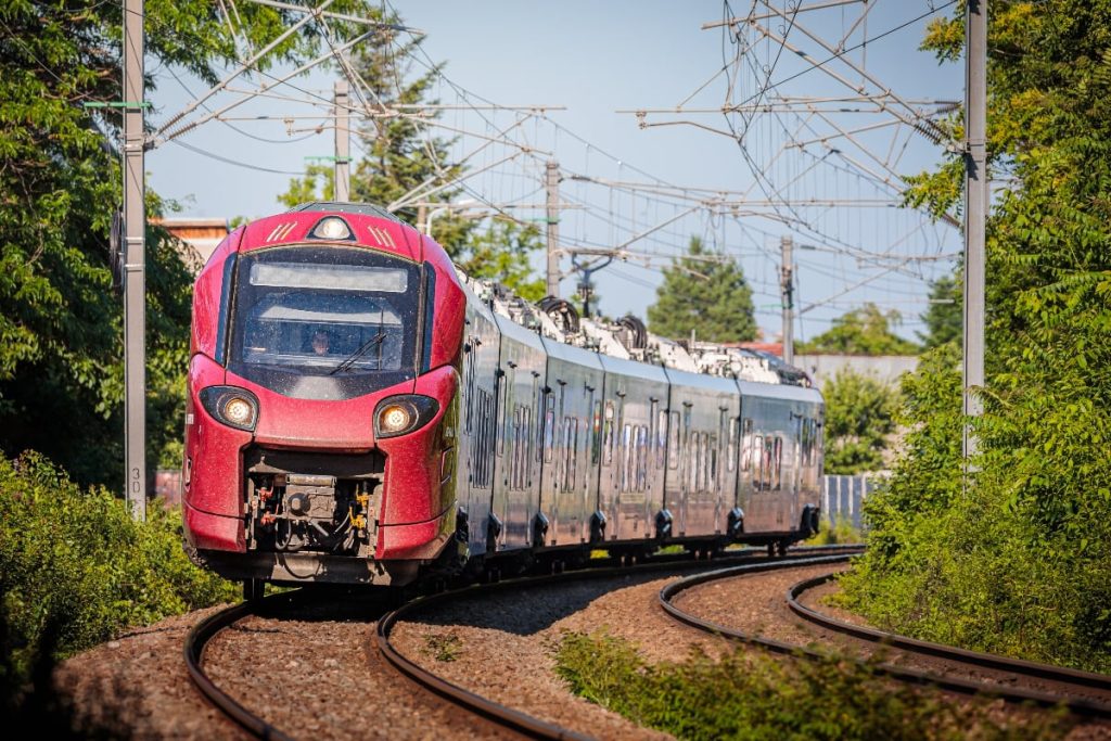 Trafic CFR blocat spre Constanța: O femeie a murit, lovită de tren
