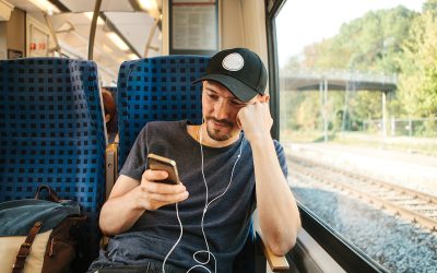 Românii, mai degrabă pe rețele decât la știri: Cum ne folosim internetul