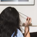 Tricotilomania: De ce te smulgi de păr? Cauze și tratamente eficiente