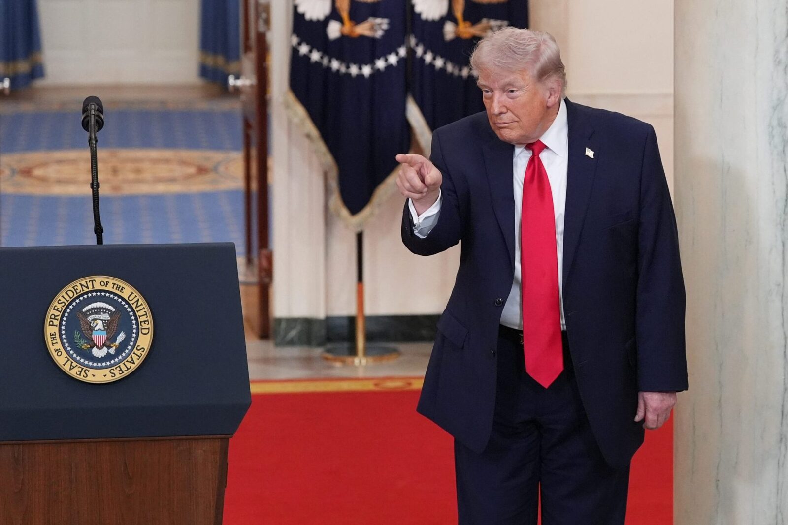 Curtea decide: Donald Trump poate reface sala de bal de la Casa Albă