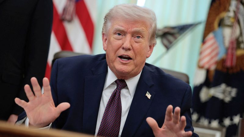 Trump anunță finalizarea iminentă a războiului cu Iranul; implicarea SUA, estimată la încă câteva săptămâni WASHINGTON – Președintele Statelor Unite, Donald Trump, a declarat în cursul nopții de miercuri spre joi, că războiul cu Iranul este „aproape de finalizare”