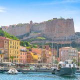 Corsica, paralizată: Turiștii blocați, feriboturile oprite din cauza protestelor