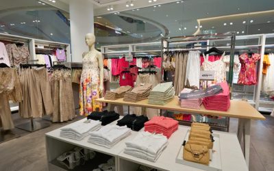 H&M, gigantul suedez cu magazine în România, închide 160 de unități: Mută totul online