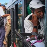 Ciclobusul din Havana, soluția genială pentru criza de combustibil din Cuba