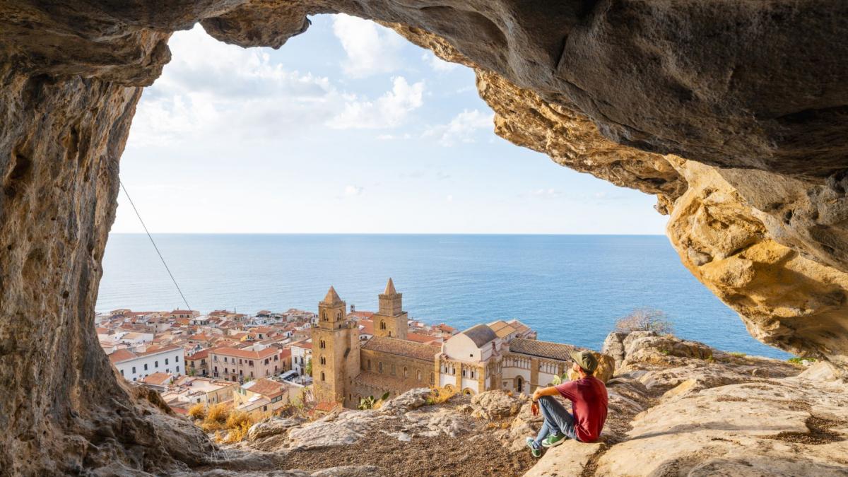 Șoc în Sicilia: Casa de vis la mare, mai ieftină decât o mașină!