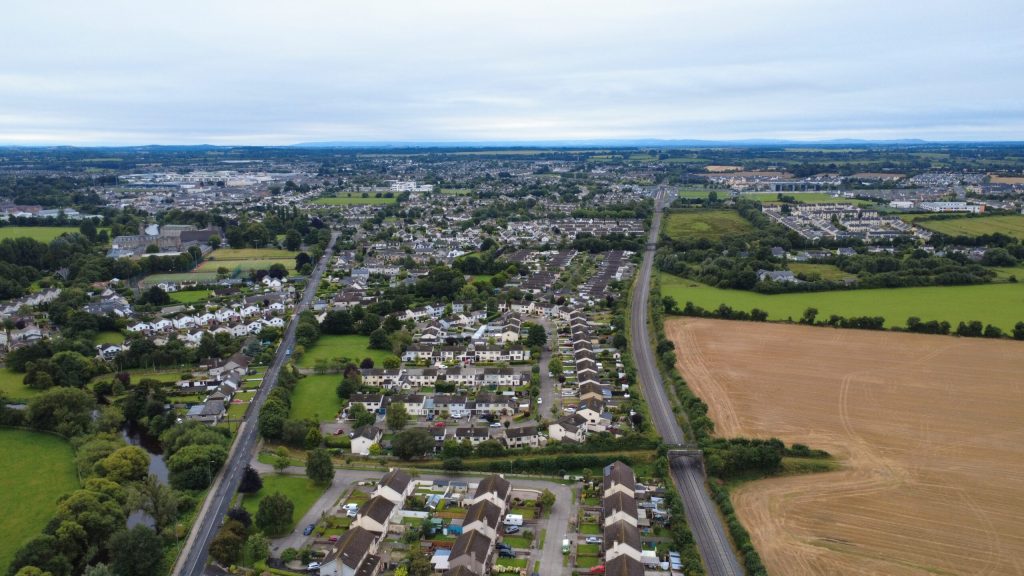 Sat irlandez de 20 milioane €: Cine-și permite o asemenea investiție în Irlanda