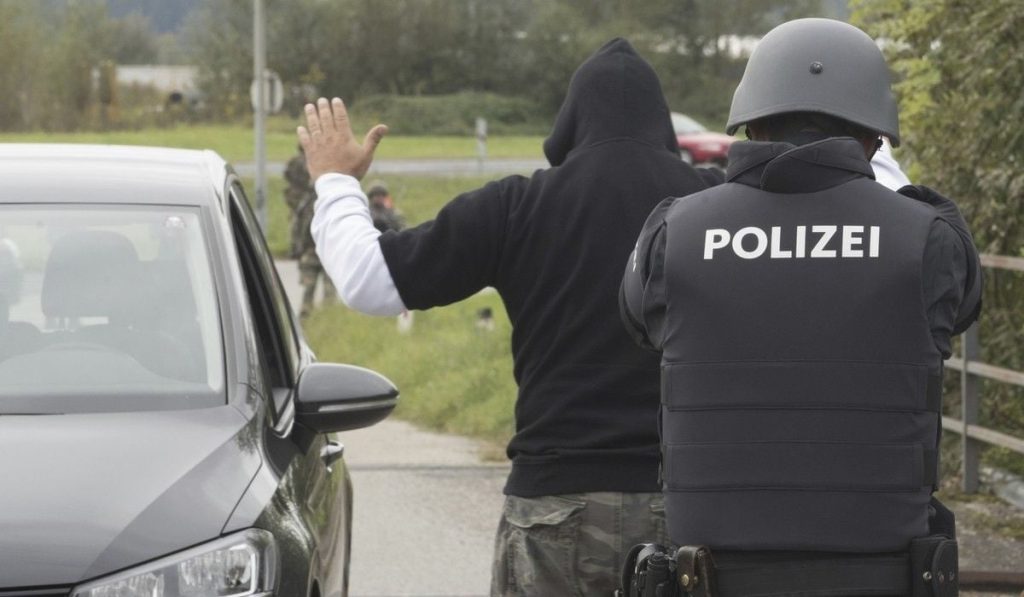 Polițiștii, șocați: Cum a condus cineva kilometri întregi