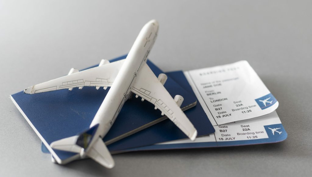 Vacanța de coșmar: Italieni, zbor spre Cracovia, aterizare la Craiova