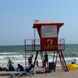 Marele 1 Mai: Prețuri de cazare la mare și la munte. Costinești vs. Poiana Brașov