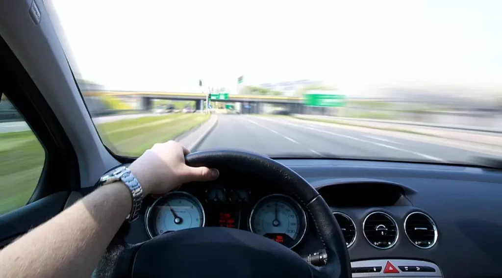 Viteza OPTIMĂ pentru CONSUM: Cum scazi factura cu 10 lei/100 km