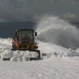 Deszăpezirea pe Transalpina: Cât mai așteaptă turiștii până la redeschidere?