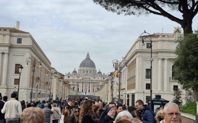 Papa LEON prezidează Sărbătorile Pascale la Vatican, într-un moment de tranziție pentru credincioșii catolici VATICAN – Într-un context de profundă semnificație spirituală și emoțională, Papa LEON a prezidat sâmbătă seara, la ora 21:00, Vigilia Pascală solemnă în Bazilica Sfântul PETRU