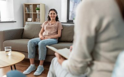 România aprobă legea: Consiliere gratuită pentru părinții cu copii cu autism, Down