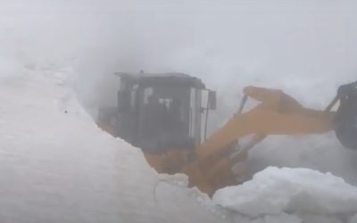 Deszăpezirea pe Transalpina, a început. Atenție, șoferi: Drumul e închis