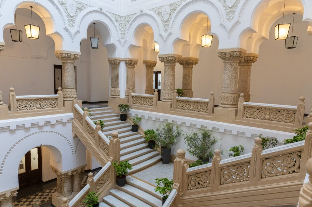 București: Analiză FUNKY CITIZENS despre ce ne ține săraci, ignorând votul din 2024