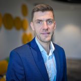 Bittnet: Venituri în creștere cu 15% în T1, pierderi reduse la jumătate