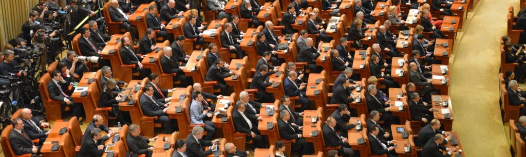 Funcționarii Camerei Deputaților, revoltați: Grevă generală pe legea salarizării